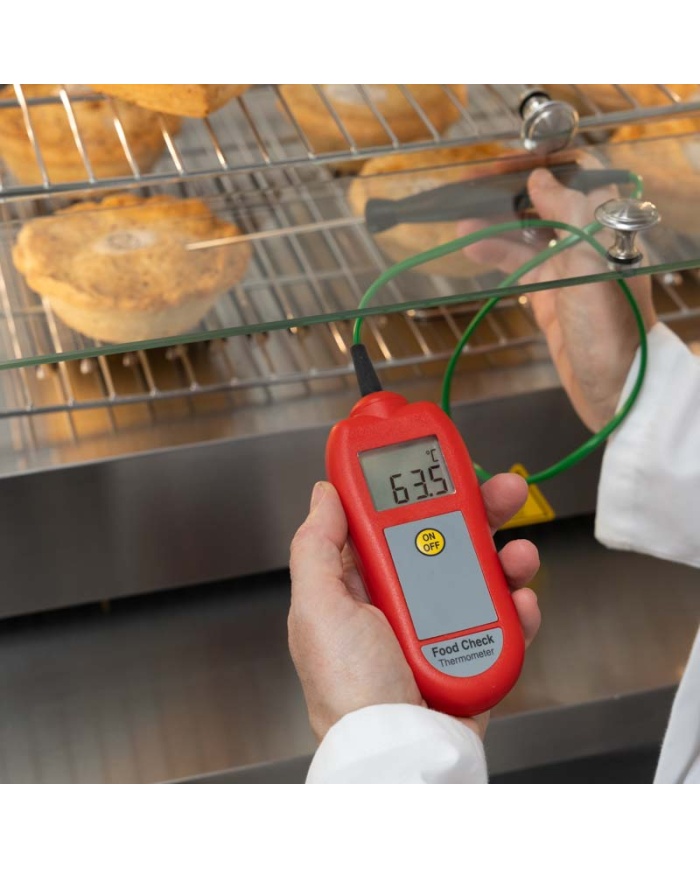 ETI Termometer Food Check®, inklusive indstikssensor. Egnet til HACCP og egenkontrol. Opfylder EN 13485. Kalibreringscertifikat medfølger. Farve rød