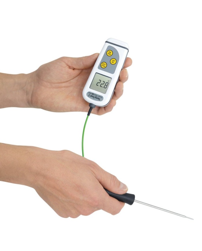ETI Termometer TempTest® 2. Inklusive fast indstikssensor Ø3,3 x 100 mm med kabel. Displayet auto-roterer for nem aflæsning. IP67. Måleområde -50 til 300 °C. Med kalibreringscertifikat og bæretaske