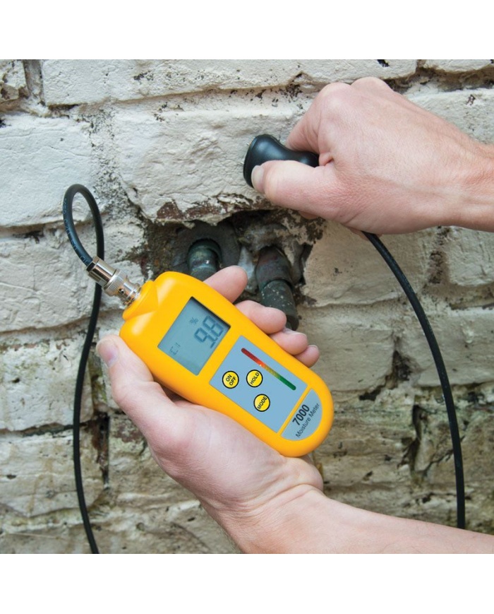 ETI Fugtmåler komplet med sensor og bæretaske. Baseret på måler 7000. Til fugtmåling i træ, gips og beton. Med digital aflæsning og LED-skala for nem visning. Udskiftelige sensor